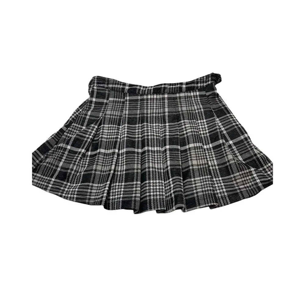 Justify Size Medium Vintage Pleated Plaid Mini Skirt